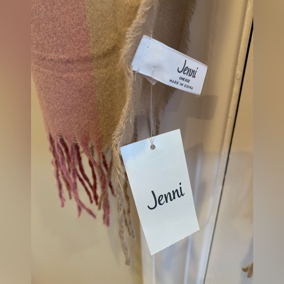 Soft Pink Color Blocked Winter Scarf - Picture 2 of 7